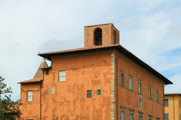 Facciata posteriore della Chiesa del Santo Sepolcro di Pisa