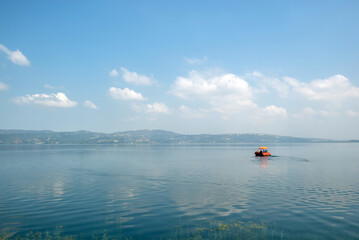 Fototapeta na wymiar Early Morning at Sapanca Lake, Sakarya, Turkey