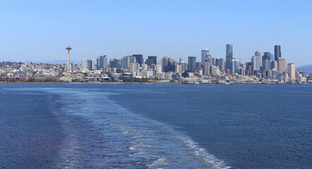 Naklejka premium Panorama of Seattle in the USA from departing cruiseship