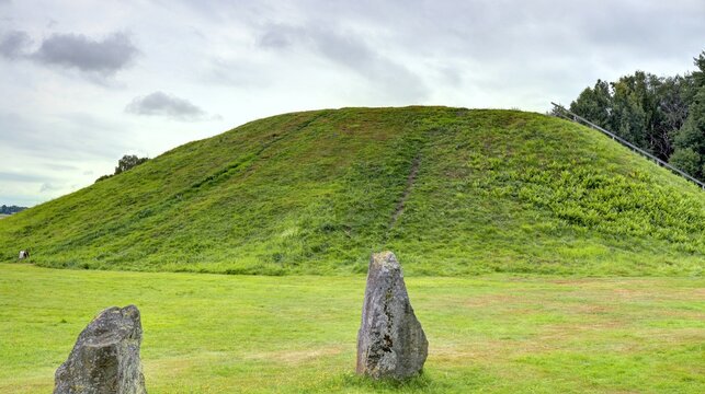 tumulus de Anundsh&ouml;g, Site historique &agrave; Vasteras en Su&egrave;de