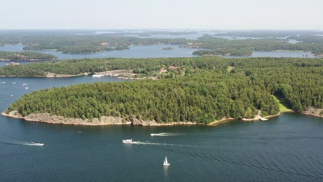 survol de l'archipel de Stockholm en su&egrave;de