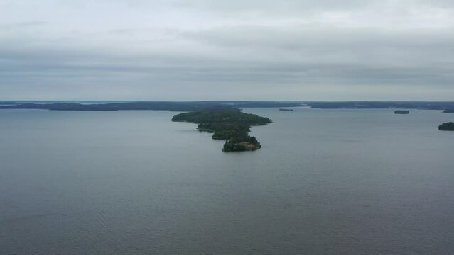 sur les bords du lac M&auml;lar (M&auml;laren) en Su&egrave;de