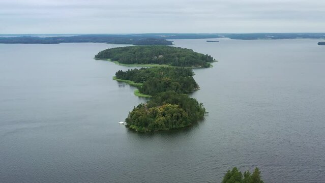 sur les bords du lac M&auml;lar (M&auml;laren) en Su&egrave;de