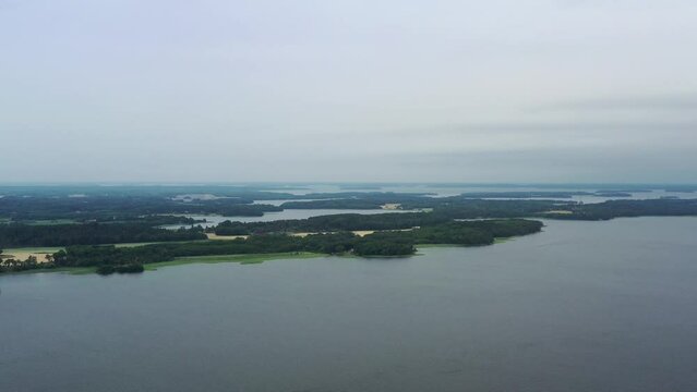 sur les bords du lac M&auml;lar (M&auml;laren) en Su&egrave;de