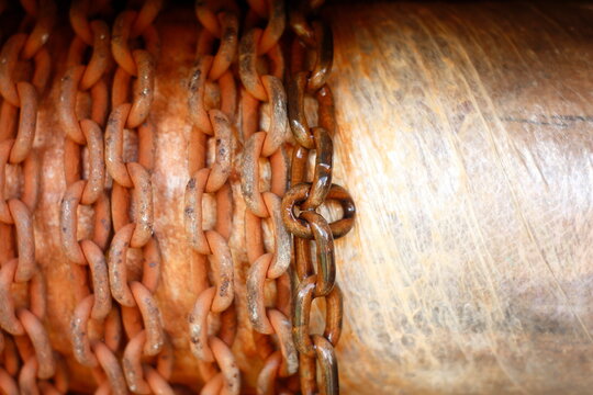 Skein of rusty chain