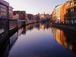 Fototapeta premium Beautiful Amsterdamn canel during sunset