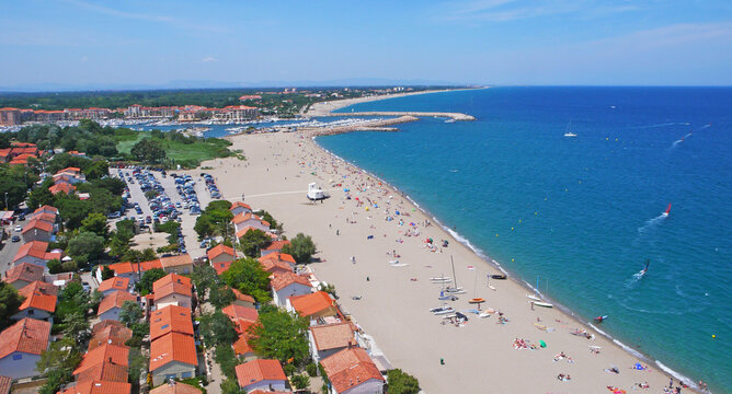 Photo Argel&egrave;s plage vue a&eacute;rienne, le racou Pyr&eacute;n&eacute;es Orientales , Occitanie, Sud de la France, plage du Roussillon c&ocirc;te Vermeille