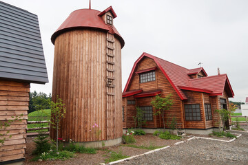 北海道の牧場の牛舎