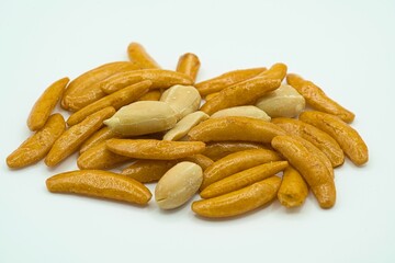 白バックの柿の種