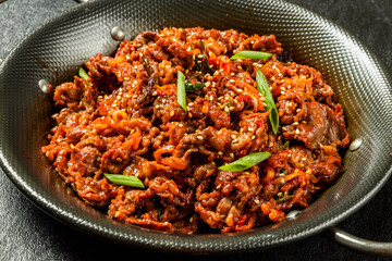 韓国風すき焼き　プルコギ　 Korean dish of grilled beef bulgogi