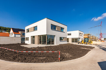 Germany, Bavaria, Elchingen, Patch of dirt in front of modern suburban house