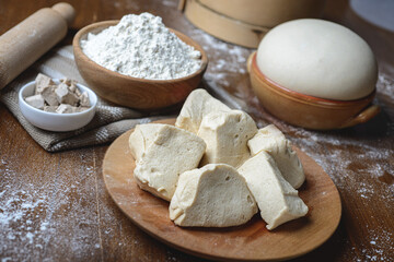 Italian starter biga bakery yeast