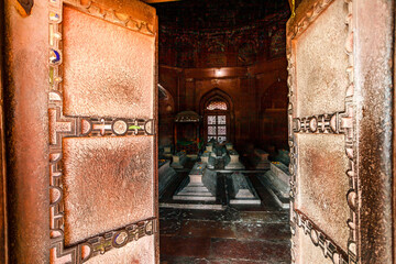 Fototapeta na wymiar Tombs inside of the Jama Masjid Mosque in Fatehpur Sikri, Agra, Uttar Pradesh, India, Asia
