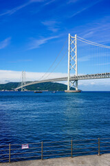Fototapeta premium アジュール舞子から望む明石海峡大橋（兵庫県神戸市）