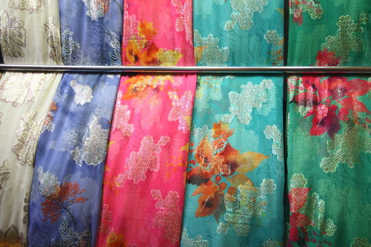 fabric for tradtional dress for women in urfa in Turkey