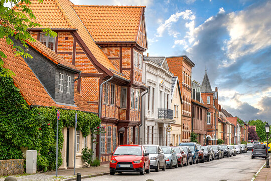 Afbeeldingen over Plons Blader in stockfoto's, vectoren en video's