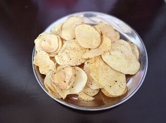 Homemade fried potato chips, 