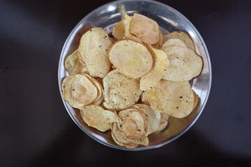 Homemade fried potato chips, 