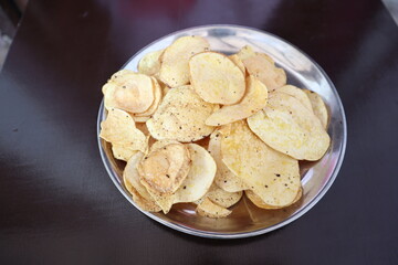 Homemade fried potato chips, 