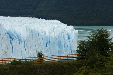 walkway for tourism in front of the ice walls in the Perito Moreno glacier