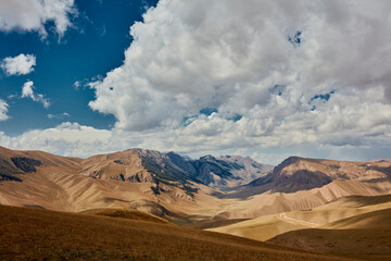 Fototapeta na wymiar Tien Shan mountains in Kyrgyzstan