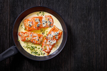 salmon fillet with creamy blue mold cheese sauce