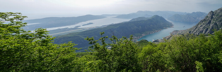 Fototapeta na wymiar Luftaufnahme der Bucht von Kotor, Montenegro