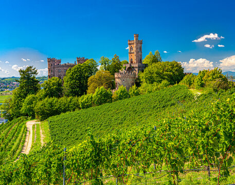 View of the castle Ortenberg surrounded by vineyards_Ortenberg, Baden Wuerttemberg, Germany.