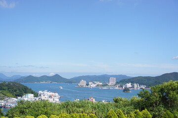 Fototapeta premium The blue sea of Tongyeong on a clear day