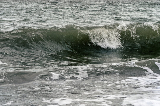 waves crashing in the sea © Eszter