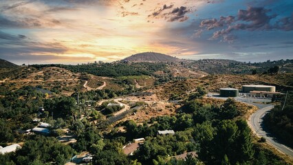 Beautiful view of the hills of Valley Center at sunset. California, US. © Jesse Khamnungthai/Wirestock Creators