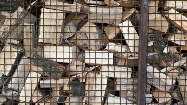 Brennholz in Boxen f&uuml;r den Winter - Brennholzhandel 