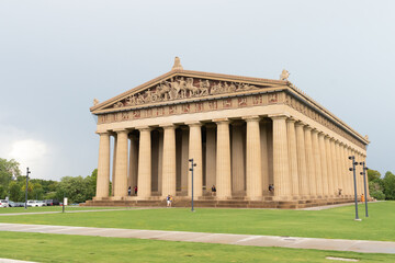 Fototapeta na wymiar Nashville Tennessee's replica of the Greek Parthenon in Centennial park. This is an exact to scale model of the original and sits beautiful in this southern city.