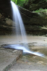 Fototapeta na wymiar Falls at Starved Rock State Park