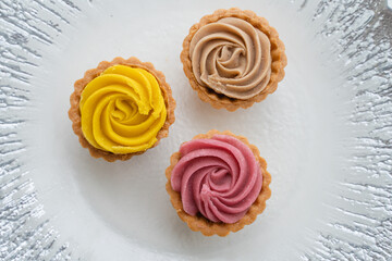 洋菓子の3色タルトの壁紙