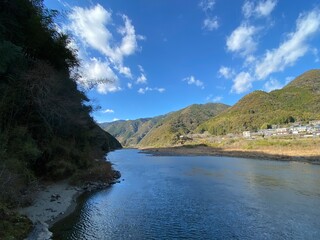 浅尾沈下橋付近の川