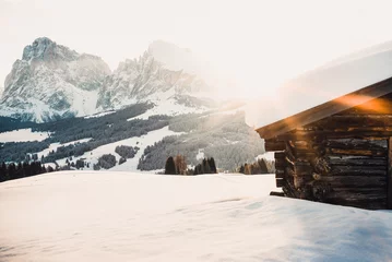 Fotobehang Seiser Alm Südtirol Hütte Sonnenuntergang Winter Schnee © Christopher
