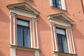 Obraz premium View of the facade of the house with windows.