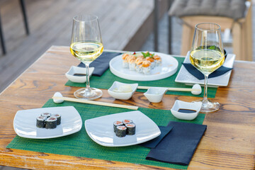 sushi, food, fish, seafood, meal, sashimi, dinner, horizontal, photography, lunch, freshness, rice, chopstick, salmon, raw food, japanese, color image, plate, tuna, japanese food, maki, seaweed, close