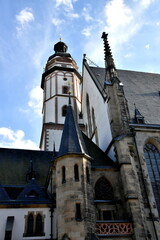 Fototapeta na wymiar Thomaskirche in der Altstadt von Leipzig