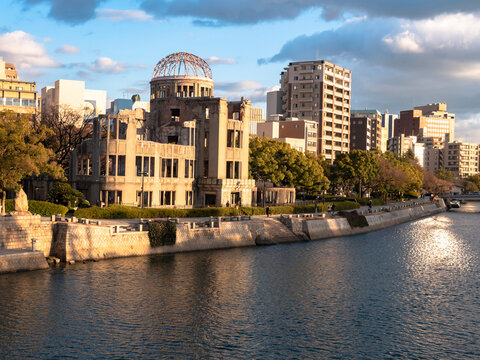 「爆心地」の画像 1,112 件の Stock 写真、ベクターおよびビデオ Adobe Stock