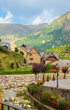 Photograph of a village in the Catalan Pyrenees