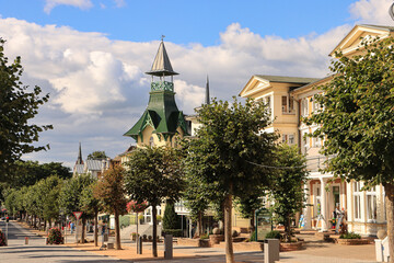 Kleinod der Bäderarchitektur; Blick in die Neue Strandstraße im Ostseebad Zinnowitz