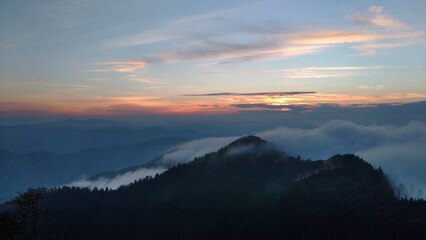 Obraz premium sunrise over the mountains