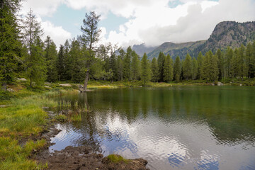 Obraz premium lake in the mountains