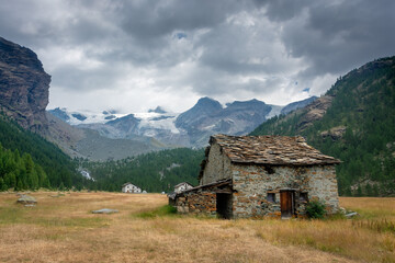 Fototapeta na wymiar Old farm house in the Ayes Valley, Aosta Valley, Italy
