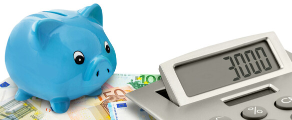 Inflationsprämie 3000 Euro und blaues Sparschwein mit Rechner - obrazy, fototapety, plakaty