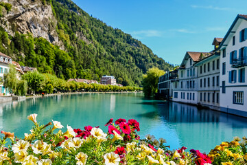 Unterseen, Aare, Fluss, Brücke, Uferweg, Altstadt, Altstadthäuser,  Gassen, Interlaken, Obere...