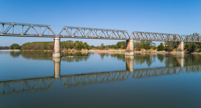 ponte ferroviario fiume po borgoforte