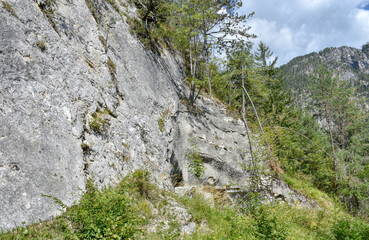 Bunker, NATO, Kalter Krieg, Schutz, Abwehr, Kommando, Kommandobunker, Strom, Stromleitung, Gang, Dunkel, Berg, Stollen, verlassen, aufgelassen, aufgegeben, Lost Place, Urban Exploring, Installation, S